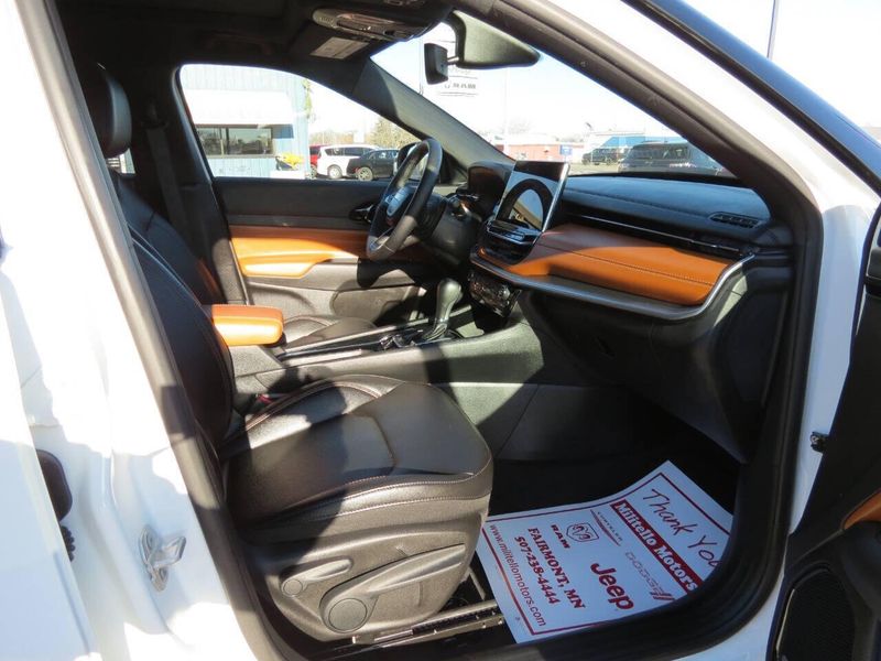 Used 2024 Jeep Compass Limited 4x4 4dr SUVImage 7