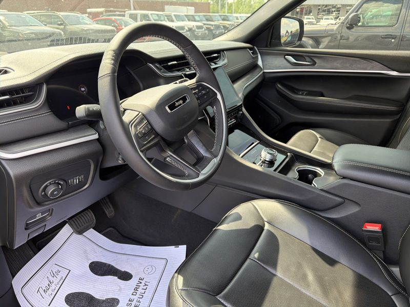 Used 2024 Jeep Grand Cherokee L LimitedImage 29