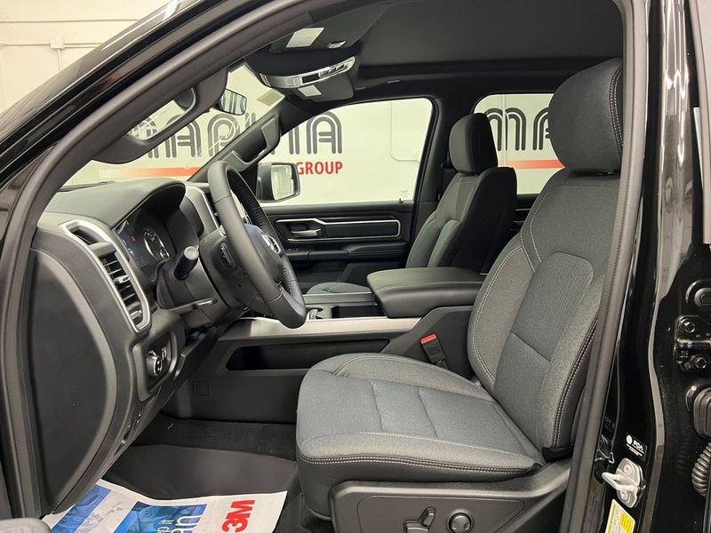 2023 RAM 1500 Big Horn Crew Cab 4x4 5