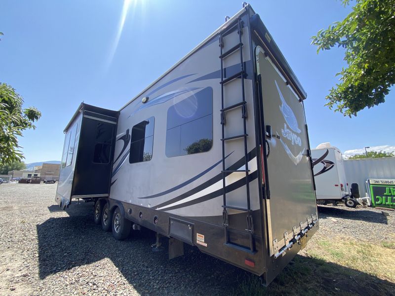 2016 JAYCO SEISMIC 4112 Image 4