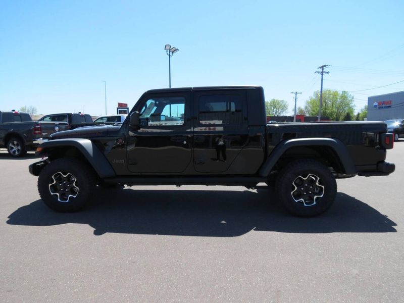 2023 Jeep Gladiator Rubicon 4x4 4dr Crew Cab 5.0 ft. SBImage 5