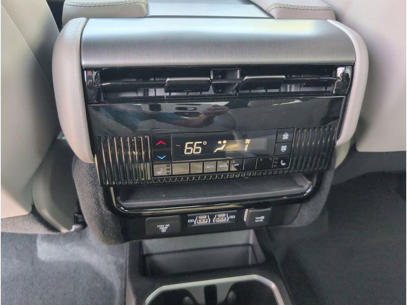 2026 Jeep Grand Wagoneer Limited Reserve 4x4Image 35
