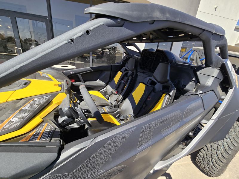 2025 Can-Am MAVERICK R X RS 999T DCT CARBON BLACK AND NEO YELLOWImage 14