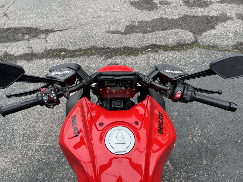 New 2025 Ducati DIAVEL V4 