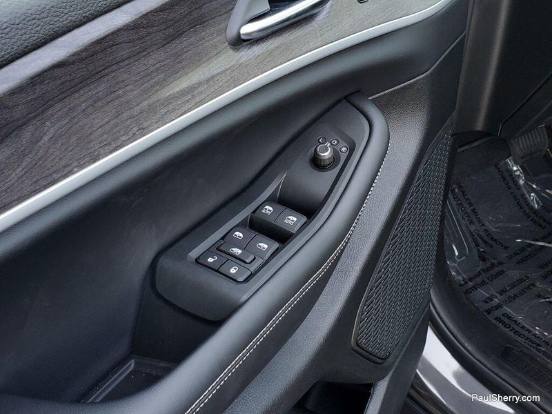 New 2025 Jeep Grand Cherokee Limited 4x4Image 21