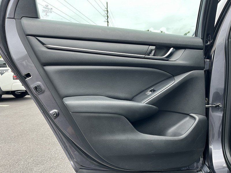 2019 Honda Accord 4d LX 1.5LImage 18