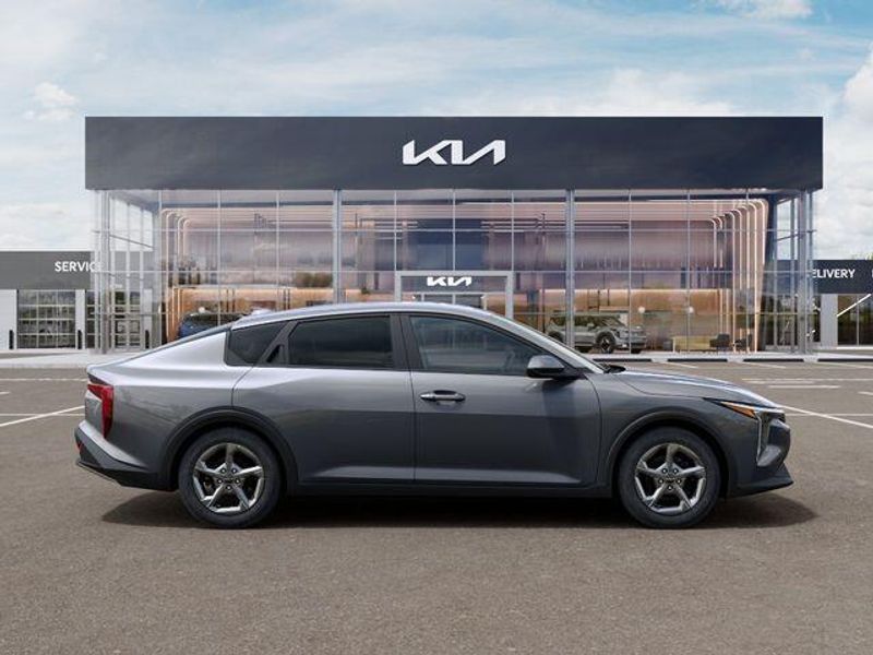New 2026 Kia K4 LXSImage 8