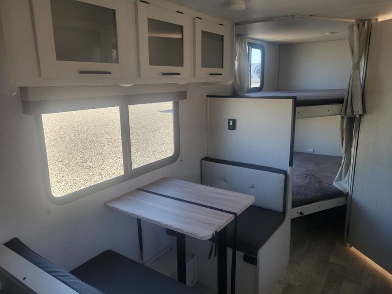 Used 2024 FOREST RIVER NO BOUNDRIES 19.3 Image 10