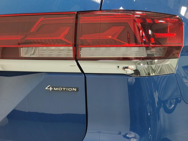 Used 2025 Volkswagen Atlas SE 4-Motion AWDImage 4