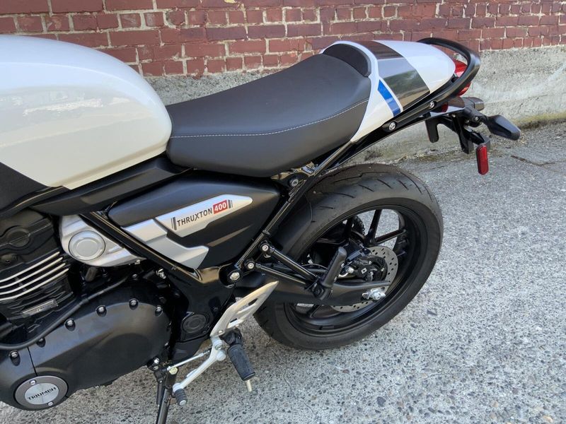 2026 Triumph THRUXTON 400