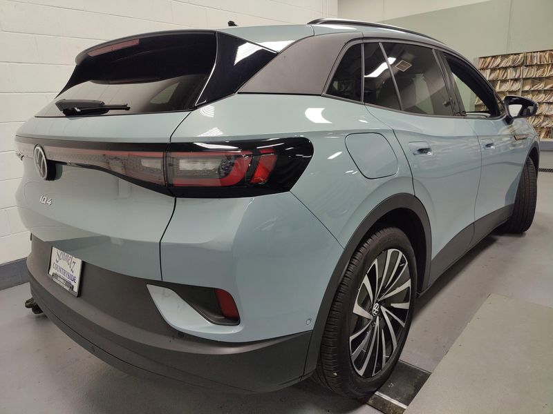 2024 Volkswagen ID.4 S w/Glass RoofImage 13