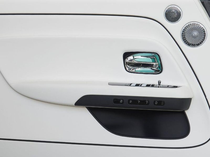 New 2026 Rolls-Royce Spectre Image 14