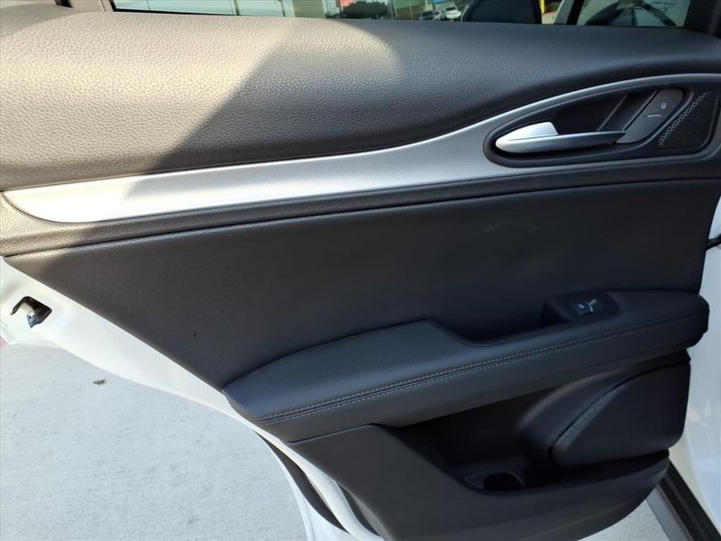 New 2025 Alfa Romeo Stelvio AwdImage 11