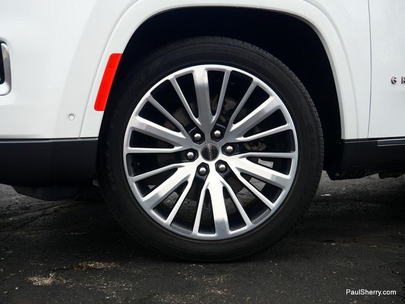 2022 Jeep Grand Wagoneer Series III