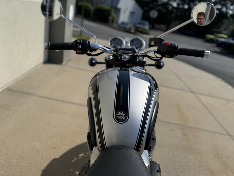 2025 Triumph Bonneville T100Image 6