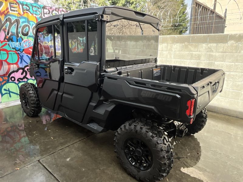 2025 Can-Am DEFENDER MAX 65 HD10 TEXCAB LIMITED Image 4