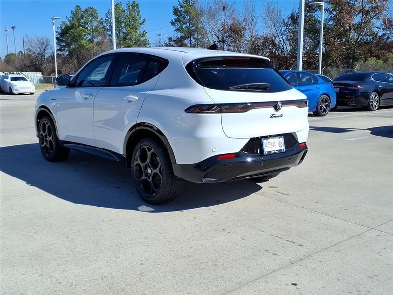 New 2026 Alfa Romeo Tonale Veloce AwdImage 9