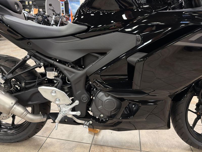 New 2026 Yamaha YZF-R3 ABS Image 24