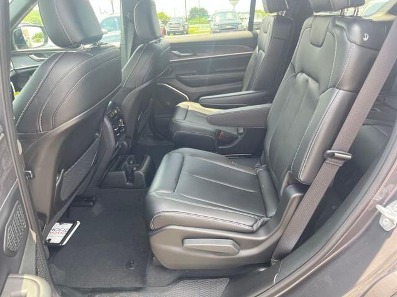 2025 Jeep Grand Cherokee L Limited 4x4