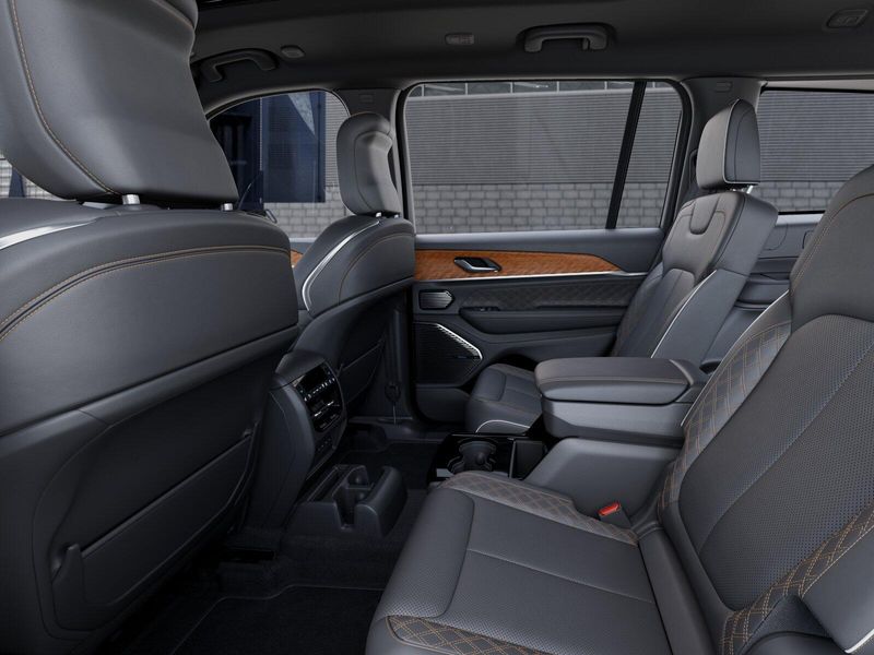 New 2026 Jeep Grand Cherokee L Summit 4x4Image 23