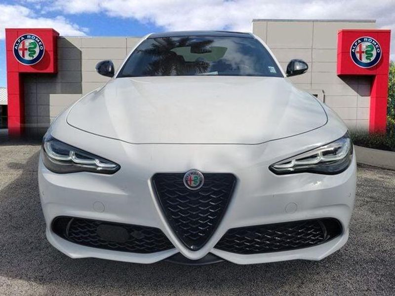 2025 Alfa Romeo Giulia SPRINT photo 2