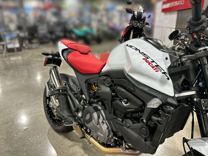 NEW 2024 Ducati MONSTER PLUS - DEMO Image 21