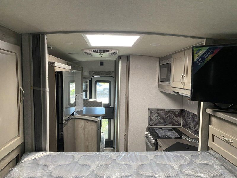 New 2025 ARCTIC FOX 811 W/Gen Image 20