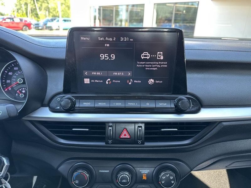 Used 2023 Kia Forte LXSImage 32