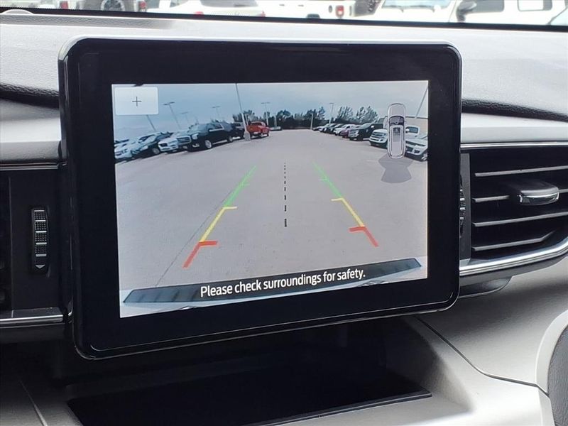 Used 2022 Ford Explorer XLTImage 25