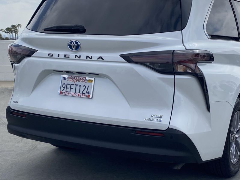 2023 Toyota Sienna XLEImage 5