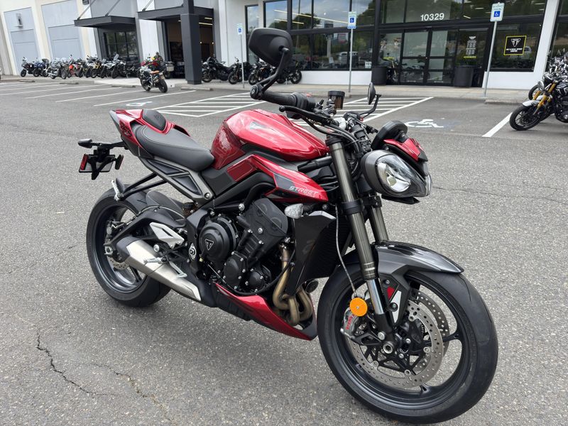 2025 Triumph Street Triple 765 RS - CARNIVAL RED 