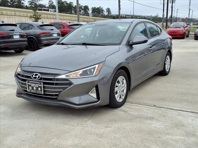 2019 Hyundai Elantra SEImage 2