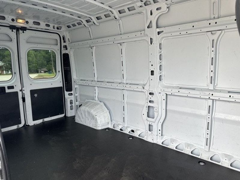 2023 RAM ProMaster 2500 High RoofImage 36