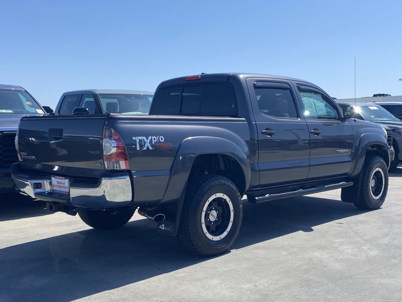 Used 2011 Toyota Tacoma Image 3