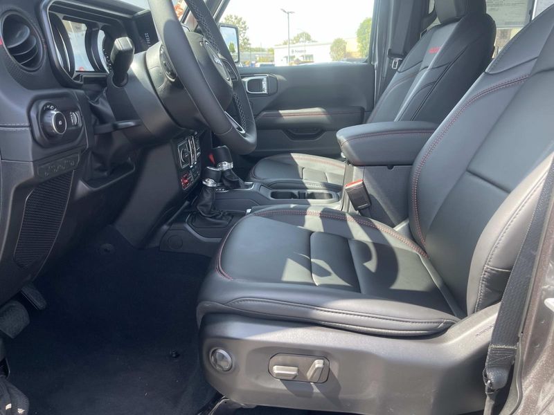 New 2026 Jeep Wrangler 4-door Rubicon X