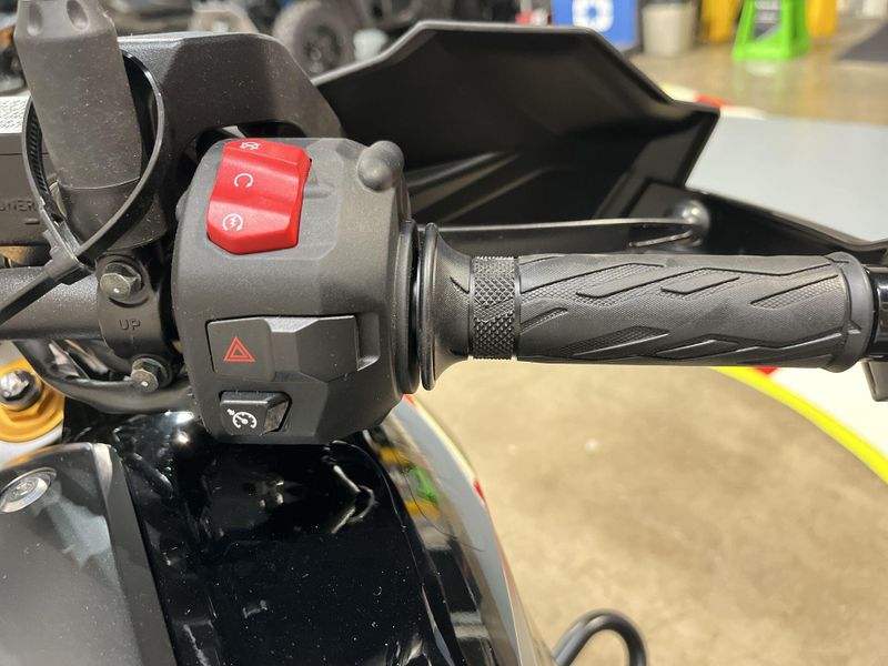 New 2024 Suzuki V-STROM 1050DE Image 15