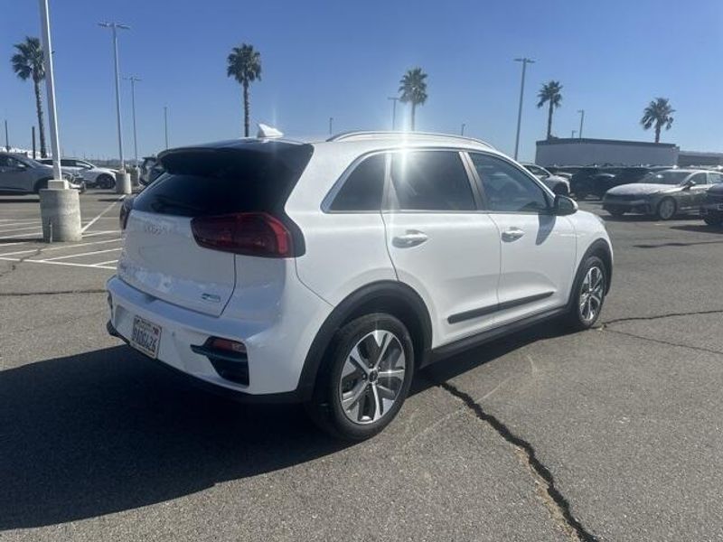 Used 2022 Kia Niro EV EX PremiumImage 6