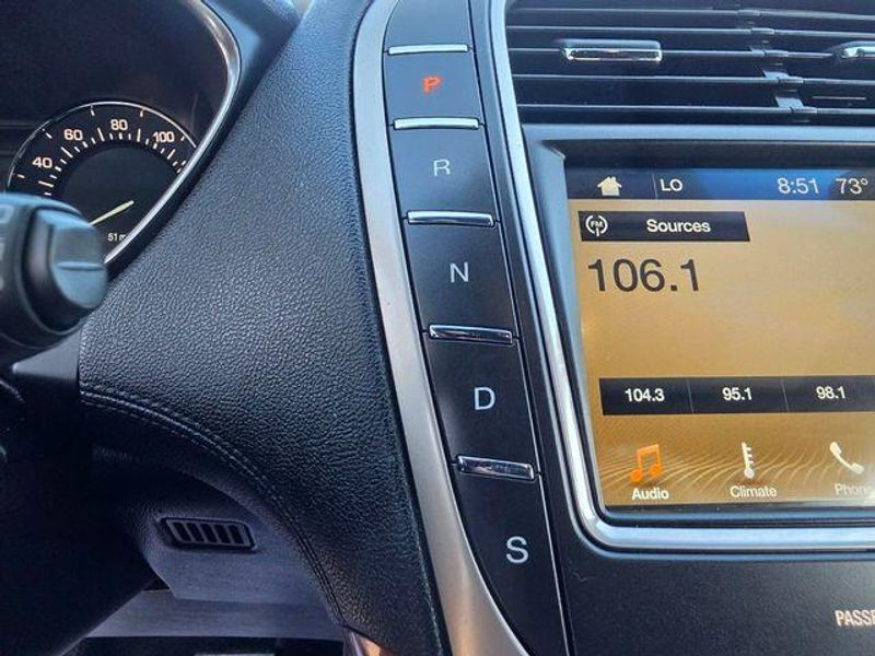 Used 2017 Lincoln MKX SelectImage 26