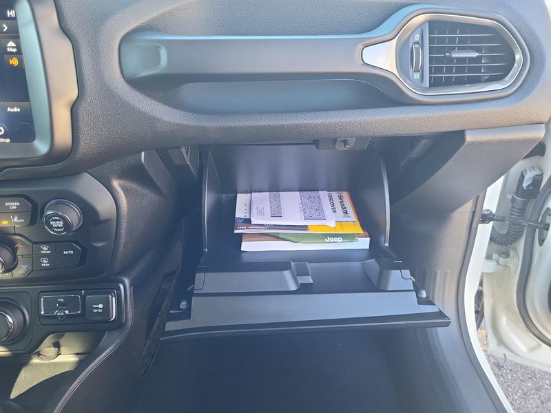 Used 2023 Jeep Renegade LatitudeImage 22