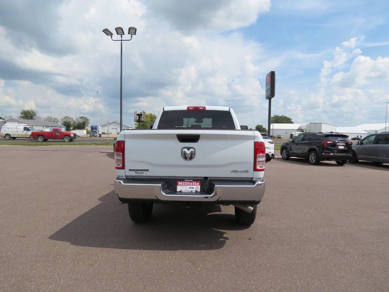 New 2024 RAM 2500 Big Horn 4x4 4dr Crew Cab 6.3 ft. SB PickupImage 6
