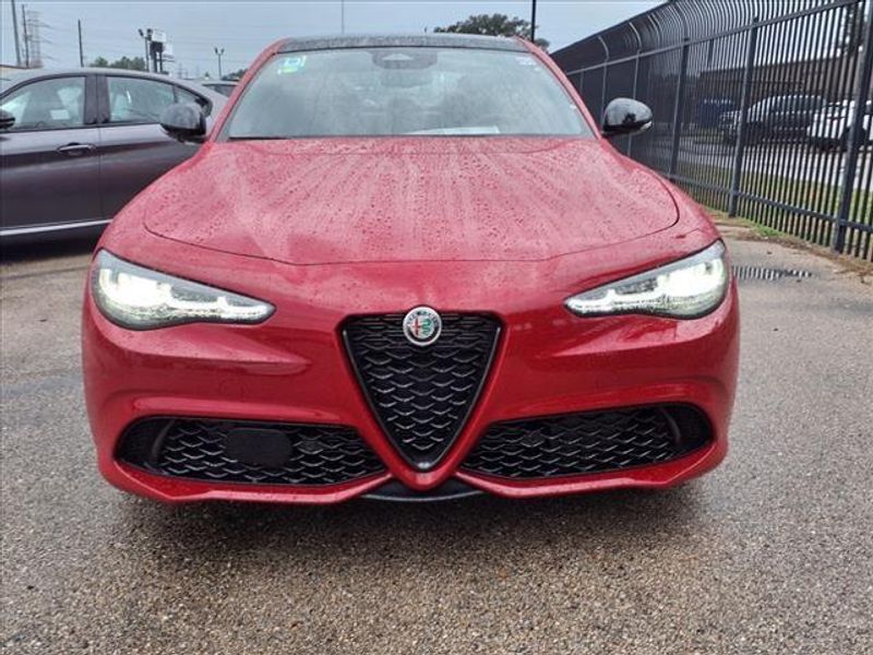 2025 Alfa Romeo GiuliaImage 4