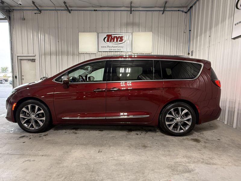 Used 2017 Chrysler Pacifica LimitedImage 14