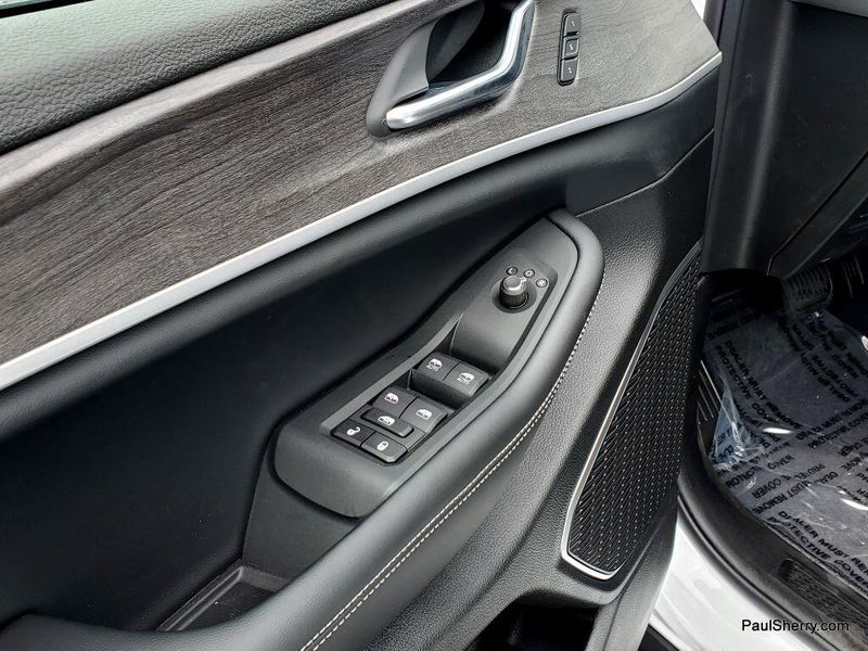 2025 Jeep Grand Cherokee L Limited 4x4Image 21