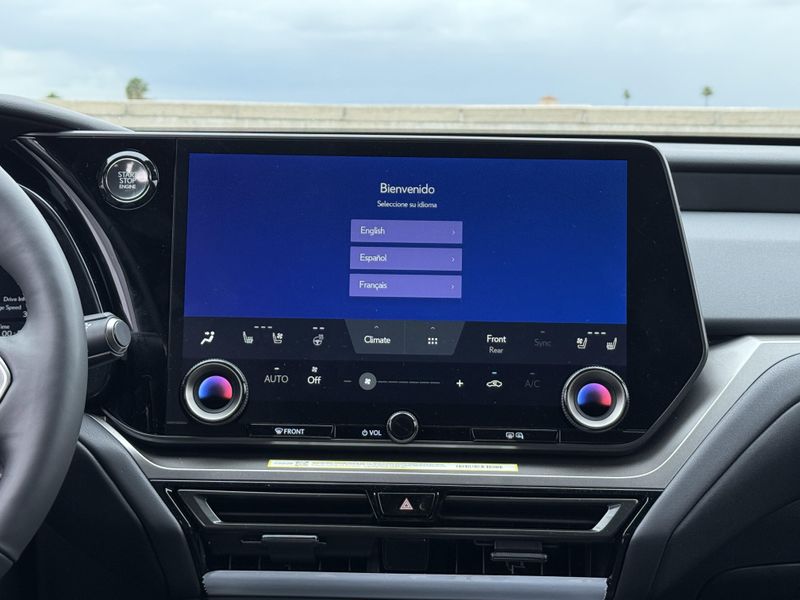 2025 Lexus TX Image 25