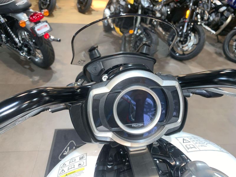New 2025 Triumph ROCKET 3 GT EVEL KNIEVEL EDITION Image 24
