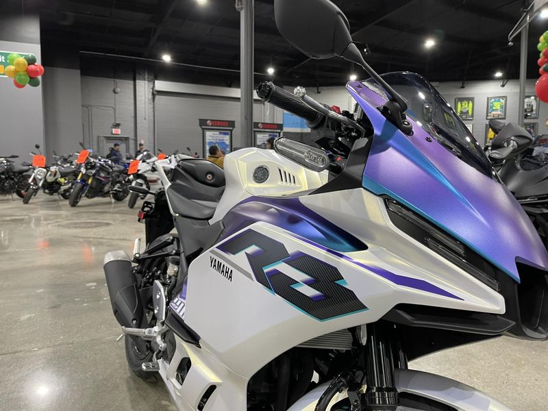New 2025 Yamaha YZF-R3 ABS Image 14