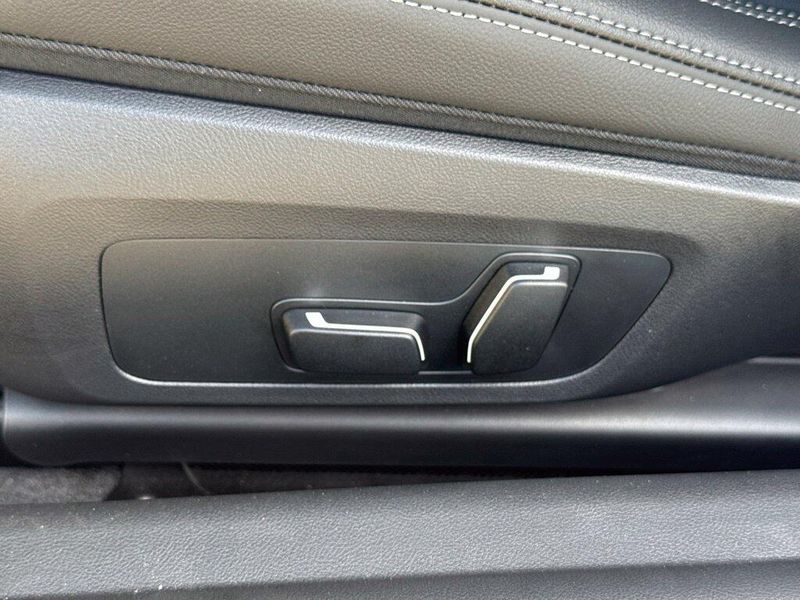 New 2026 BMW 2 Series 230i xDriveImage 17
