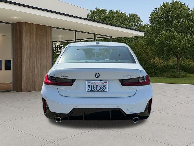 Used 2025 BMW 3 Series 330i xDriveImage 9