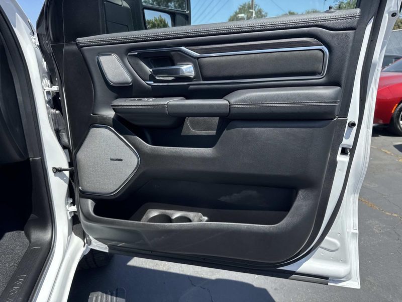 New 2026 RAM 1500 Laramie Crew Cab 4x4 6'4' Box