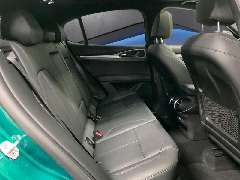 New 2026 Alfa Romeo Stelvio AwdImage 12